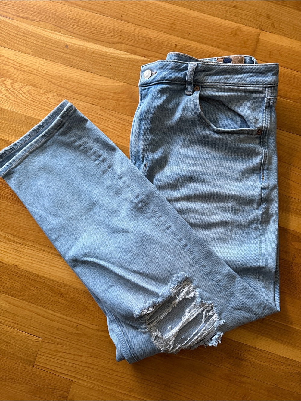 American Eagle Straight Leg Mom Jeans